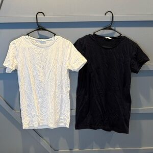 Classic Black and white Women's Short Sleeve Tees